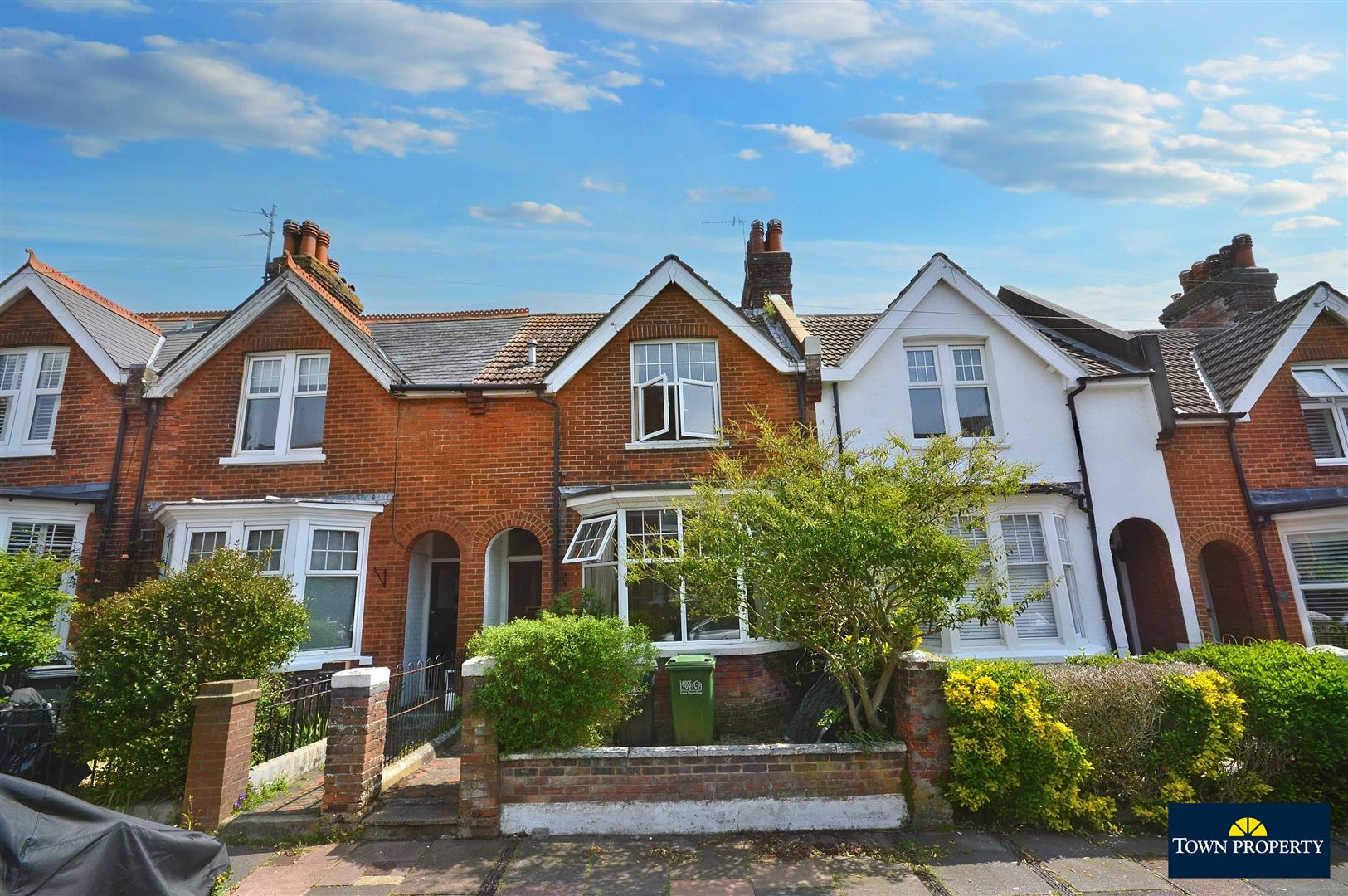 Property Details for Hurst Road Eastbourne East Sussex BN21 2PW Town Property Estate Agents